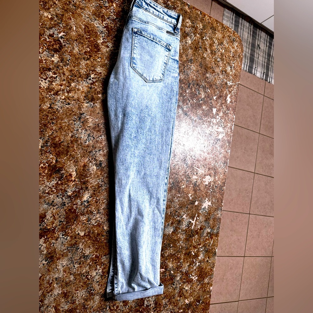 Size 26 Kancan Jeans. Never worn.